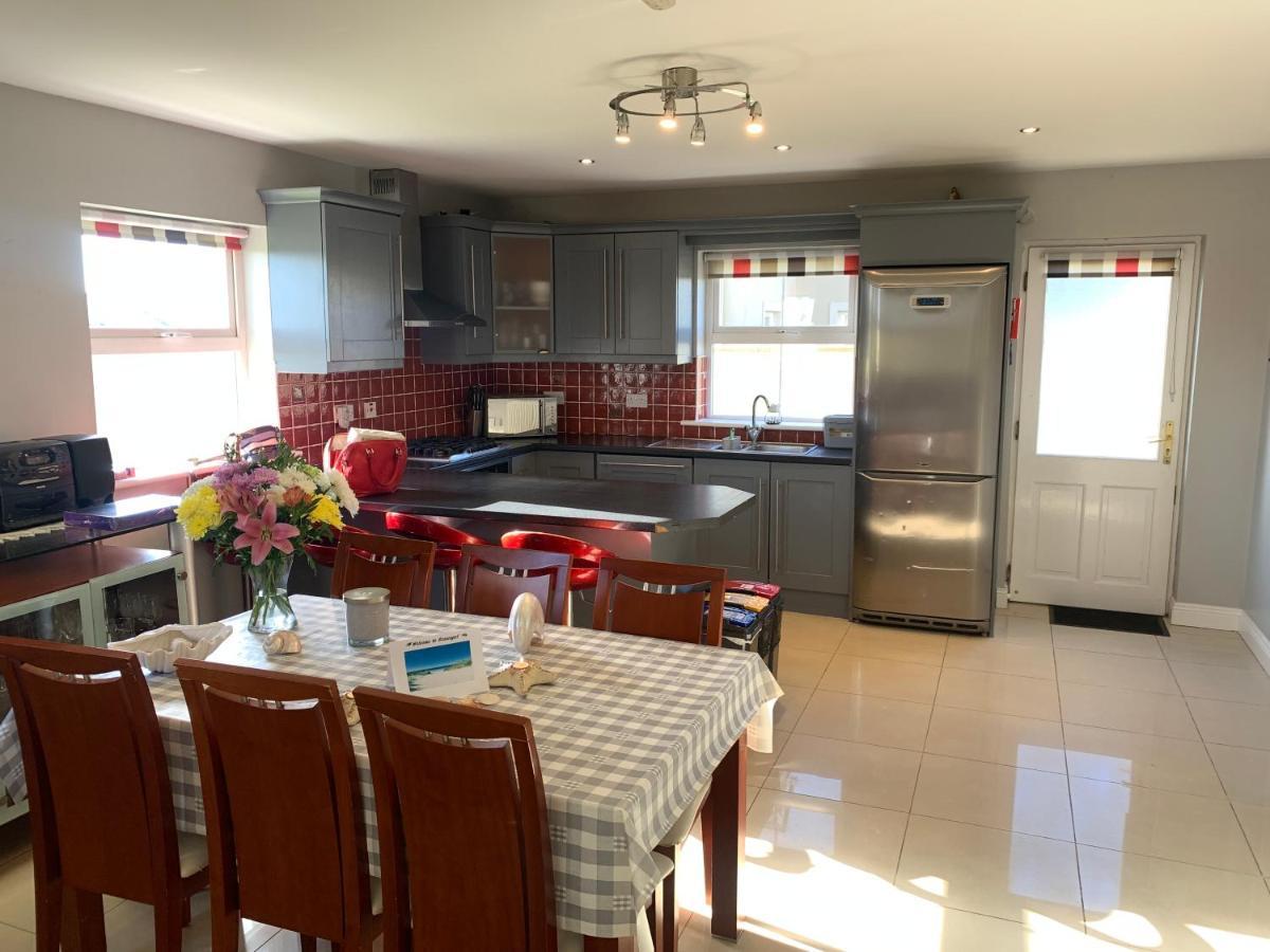 Seascape On The Edge Of Town: 4 Beds All Ensuite. Belmullet Exteriér fotografie