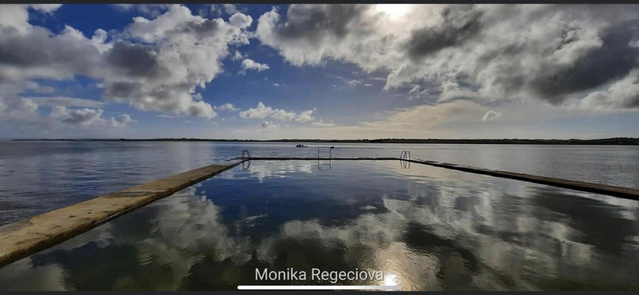 Seascape On The Edge Of Town: 4 Beds All Ensuite. Belmullet Exteriér fotografie