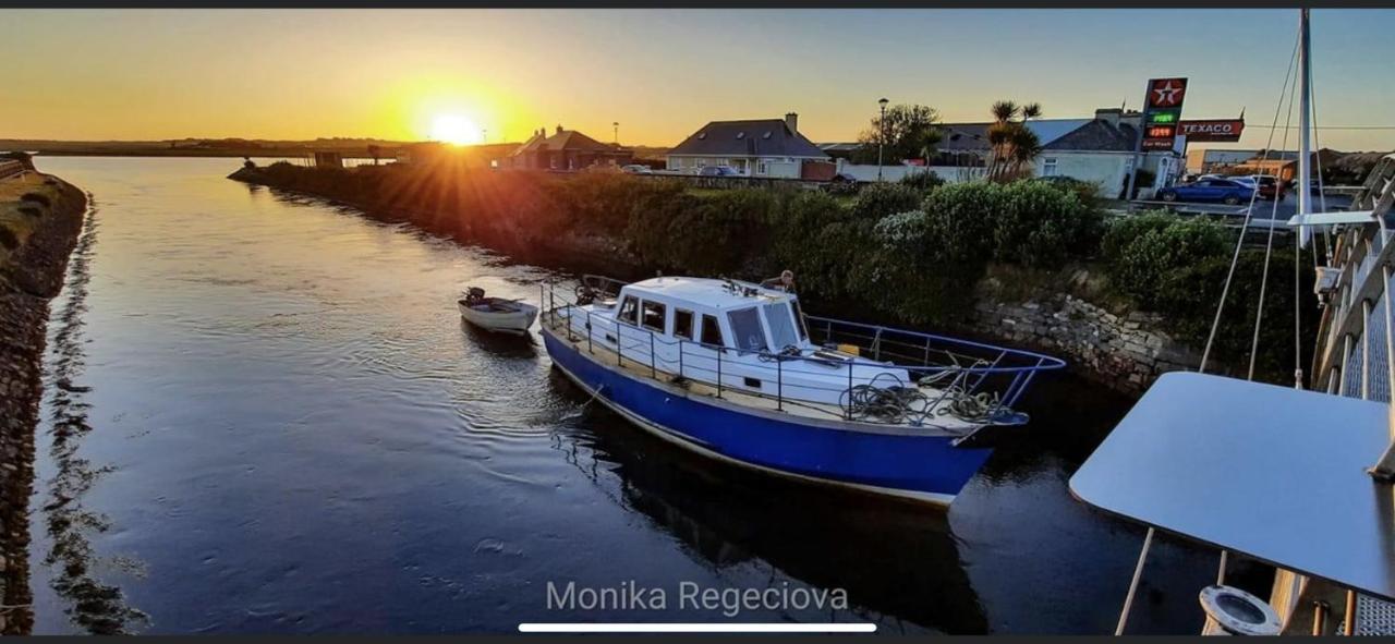 Seascape On The Edge Of Town: 4 Beds All Ensuite. Belmullet Exteriér fotografie