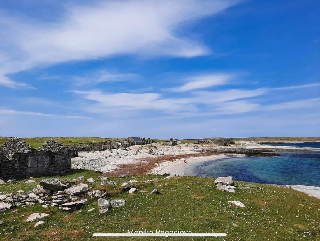 Seascape On The Edge Of Town: 4 Beds All Ensuite. Belmullet Exteriér fotografie